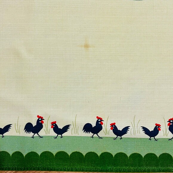 Vintage Rooster & Hen Yellow Green Border Tablecloth 34x38 - Picture 9 of 10